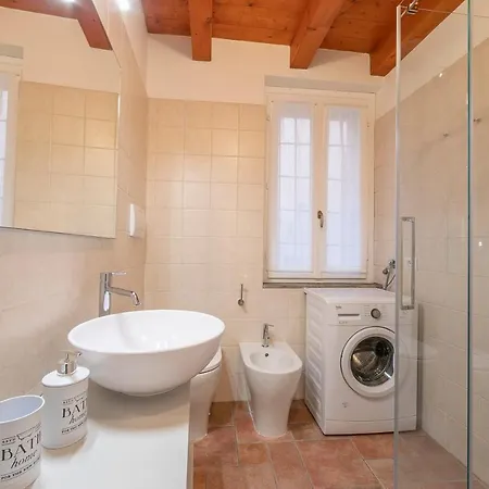 Via 5 Giornate 13 - *