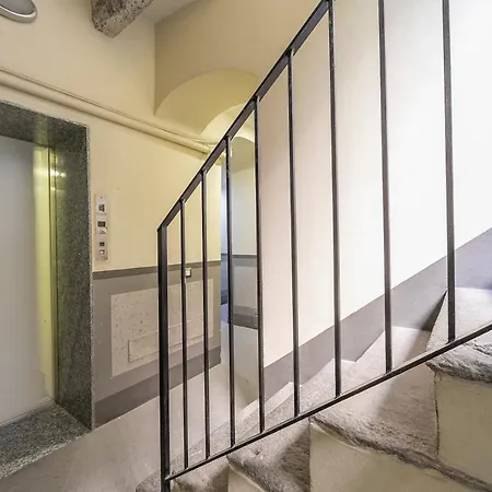 Via 5 Giornate 13 - Como